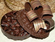 علب من الشوكولا